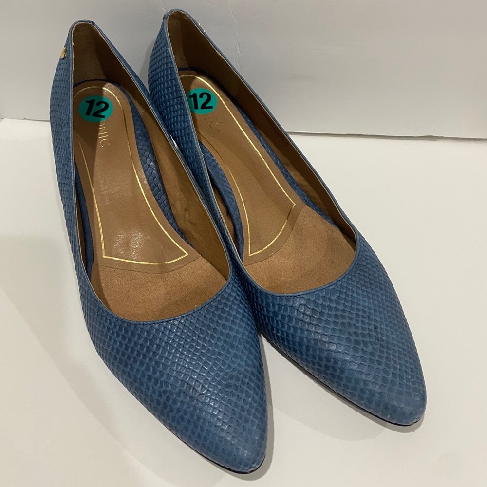 VIONIC! Size 12 Blue Snakeskin Print Heels